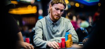 How to Dominate Your Poker Tournament as Chip Leader?
