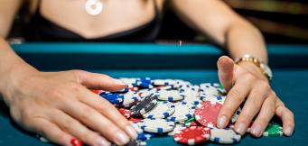 top 6 women in poker